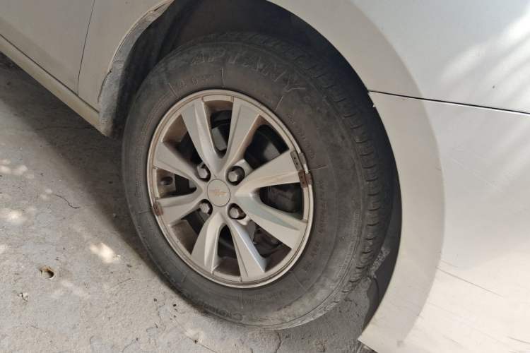 Used Chevrolet Sail 2015 Sail 3 1.5L Manual with Ideal Sunroof Edition Right Front Wheel Hub