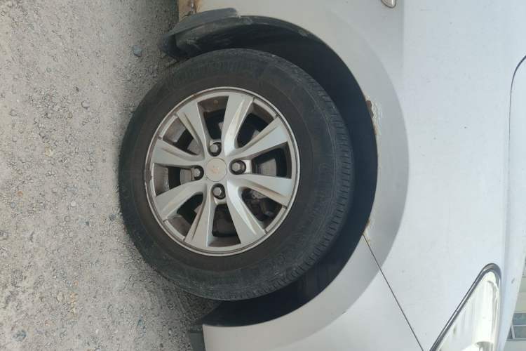 Used Chevrolet Sail 2015 Sail 3 1.5L Manual with Ideal Sunroof Edition Right Front Wheel Hub