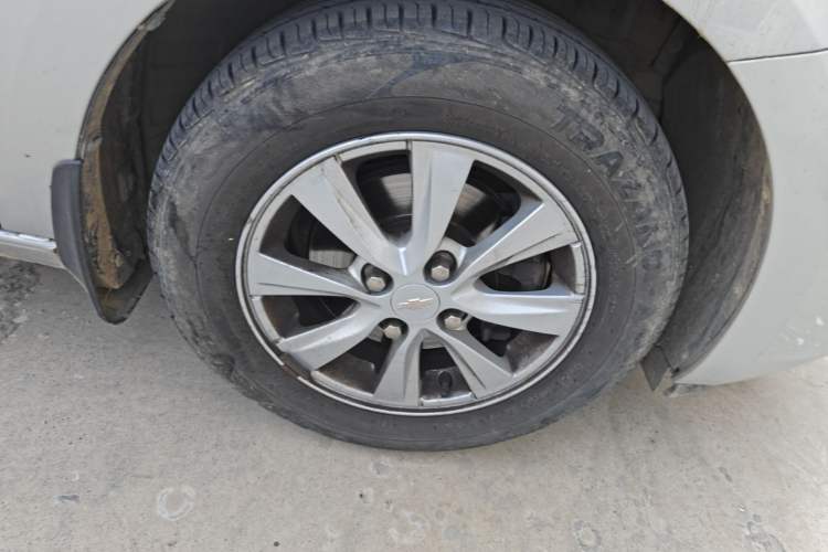 Used Chevrolet Sail 2015 Sail 3 1.5L Manual with Ideal Sunroof Edition Right Front Wheel Hub