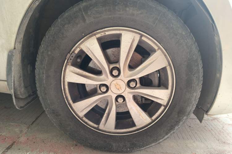 Used Chevrolet Sail 2015 Sail 3 1.3L Manual Warm Edition Right Front Wheel Hub