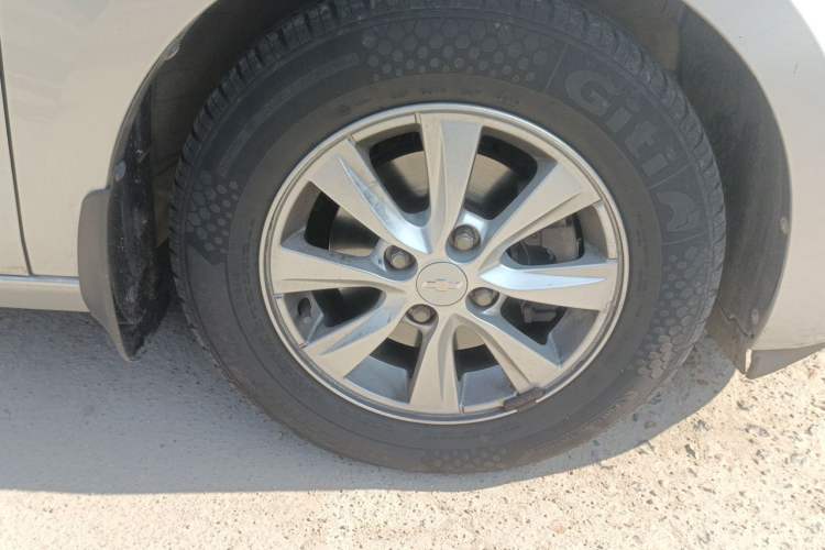 Used Chevrolet Sail 2015 Sail 3 1.5L Manual Happiness Edition Right Front Wheel Hub