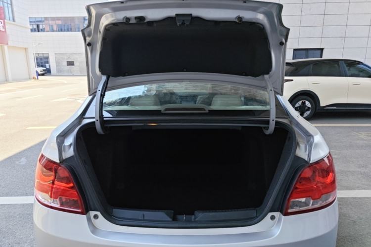 Used Chevrolet Sail 2015 Sail 3 1.3L Manual with Ideal Sunroof Edition Trunk
