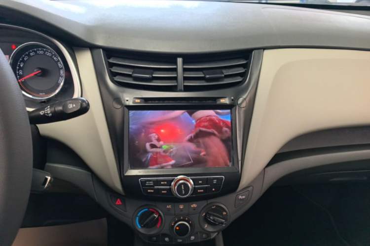 Used Chevrolet Sail 2015 Sail 3 1.3L AMT Ideal Edition Audio And AC Panel