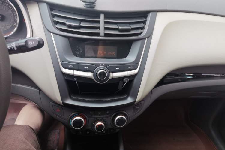 Used Chevrolet Sail 2015 Sail 3 1.5L Manual with Ideal Sunroof Edition Audio And AC Panel