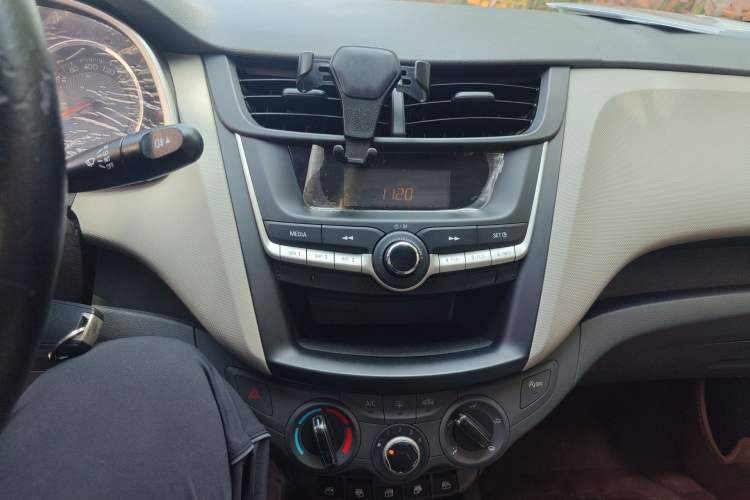 Used Chevrolet Sail 2015 Sail 3 1.3L Manual Ideal Edition Audio And AC Panel