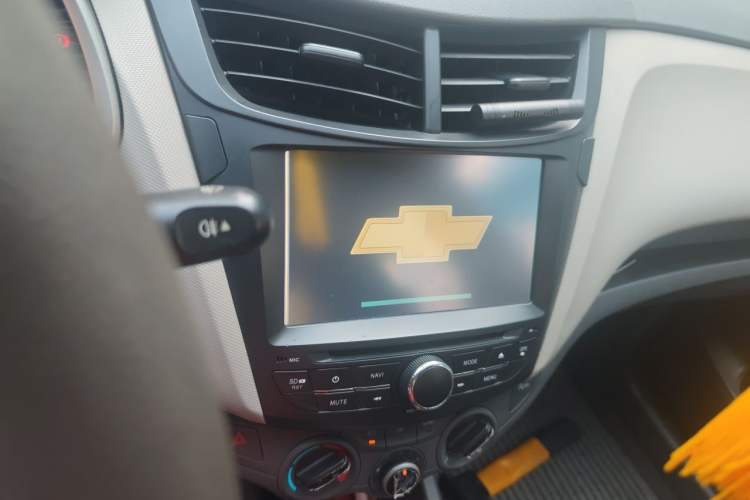 Used Chevrolet Sail 2015 Sail 3 1.3L AMT Ideal Edition Audio And AC Panel
