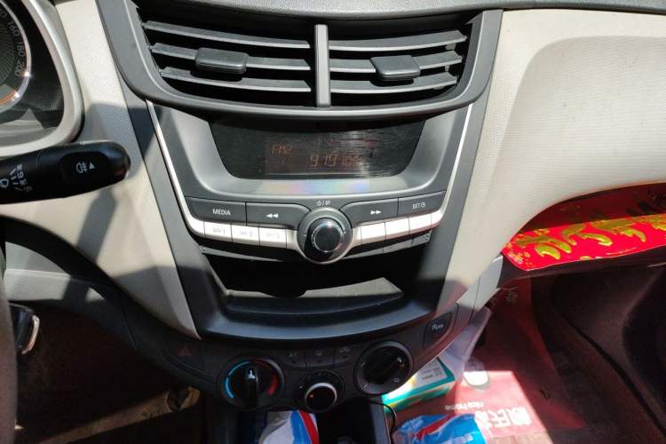 Used Chevrolet Sail 2015 Sail 3 1.3L Manual Ideal Edition Audio And AC Panel