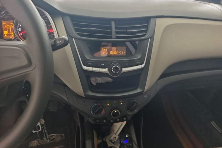 Used Chevrolet Sail 2015 Sail 3 1.3L Manual Ideal Edition Audio And AC Panel