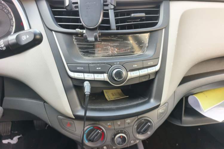 Used Chevrolet Sail 2015 Sail 3 1.5L Manual with Ideal Sunroof Edition Audio And AC Panel