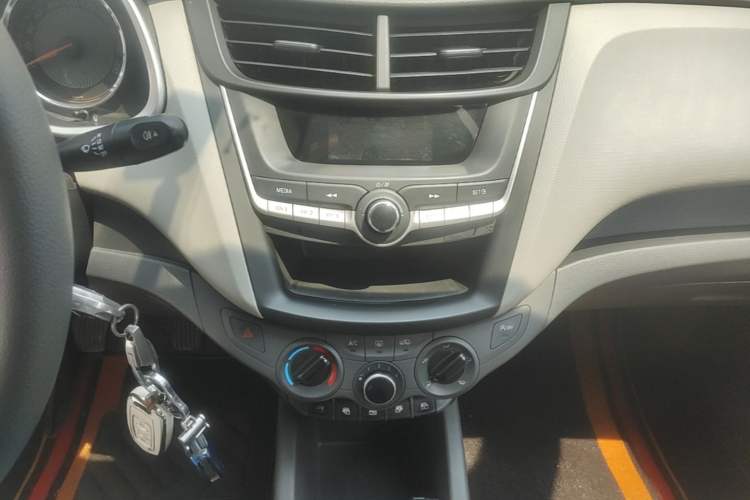 Used Chevrolet Sail 2015 Sail 3 1.3L Manual Ideal Edition Audio And AC Panel