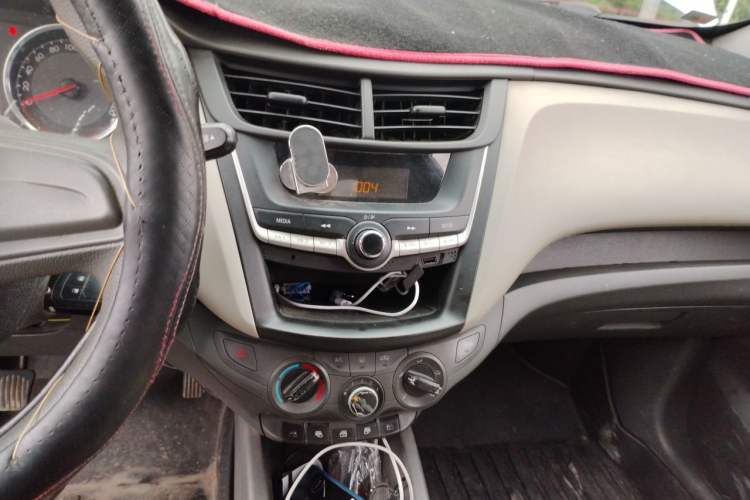Used Chevrolet Sail 2015 Sail 3 1.5L Manual with Ideal Sunroof Edition Audio And AC Panel