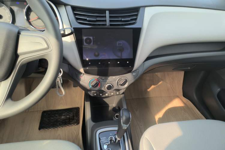 Used Chevrolet Sail 2015 Sail 3 1.3L AMT Ideal Edition Audio And AC Panel