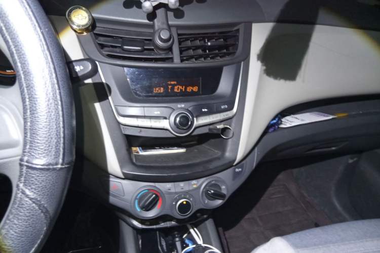 Used Chevrolet Sail 2015 Sail 3 1.3L AMT Ideal Edition Audio And AC Panel