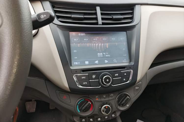 Used Chevrolet Sail 2015 Sail 3 1.5L Manual with Ideal Sunroof Edition Audio And AC Panel