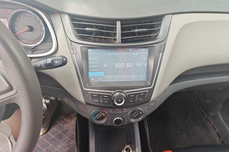 Used Chevrolet Sail 2015 Sail 3 1.5L Manual with Ideal Sunroof Edition Audio And AC Panel