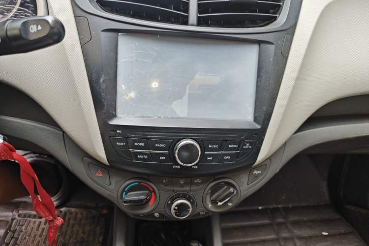 Used Chevrolet Sail 2015 Sail 3 1.5L Manual with Ideal Sunroof Edition Audio And AC Panel