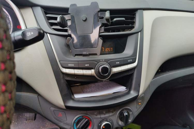 Used Chevrolet Sail 2015 Sail 3 1.5L Manual with Ideal Sunroof Edition Audio And AC Panel