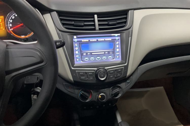 Used Chevrolet Sail 2015 Sail 3 1.3L AMT Ideal Edition Audio And AC Panel