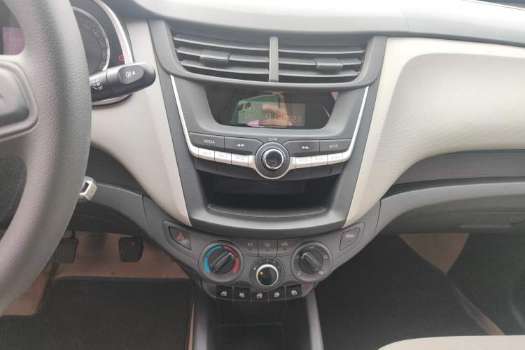 Used Chevrolet Sail 2015 Sail 3 1.5L Manual with Ideal Sunroof Edition Audio And AC Panel