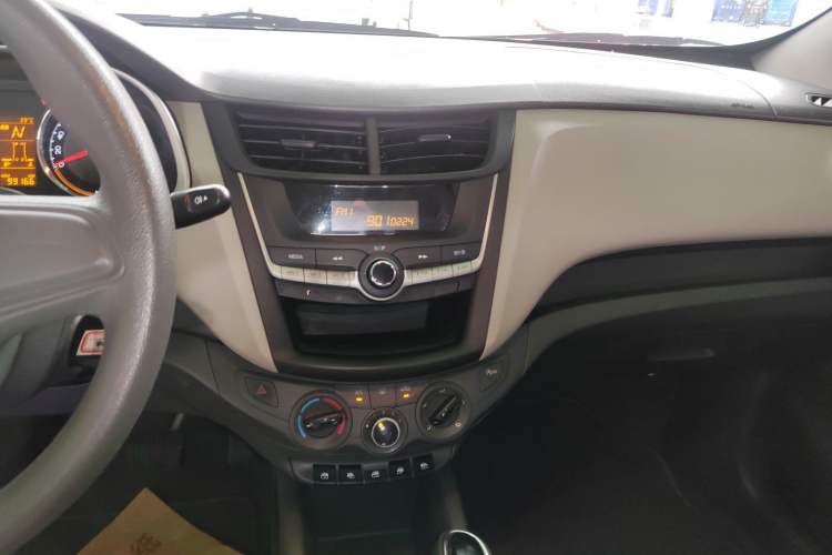 Used Chevrolet Sail 2015 Sail 3 1.3L AMT Ideal Edition Audio And AC Panel