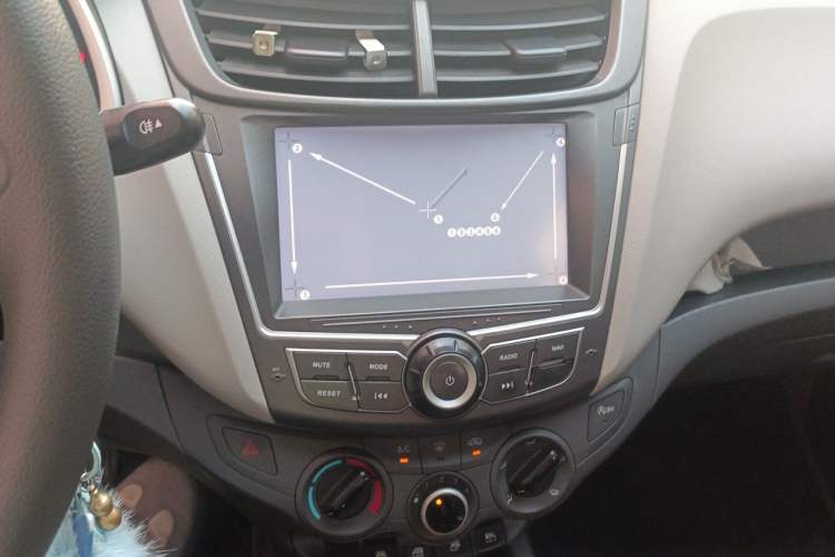 Used Chevrolet Sail 2015 Sail 3 1.3L AMT Ideal Edition Audio And AC Panel