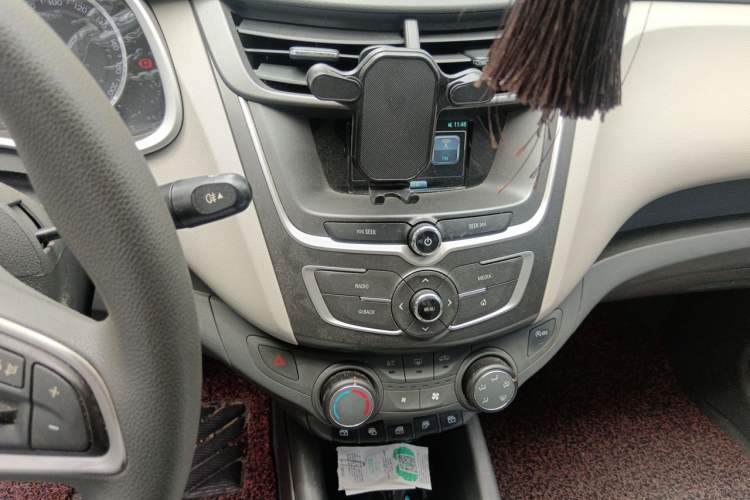 Used Chevrolet Sail 2015 Sail 3 1.5L AMT Happiness Sunroof Edition Audio And AC Panel
