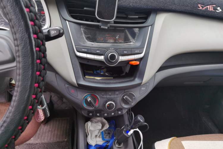 Used Chevrolet Sail 2015 Sail 3 1.5L Manual with Ideal Sunroof Edition Audio And AC Panel