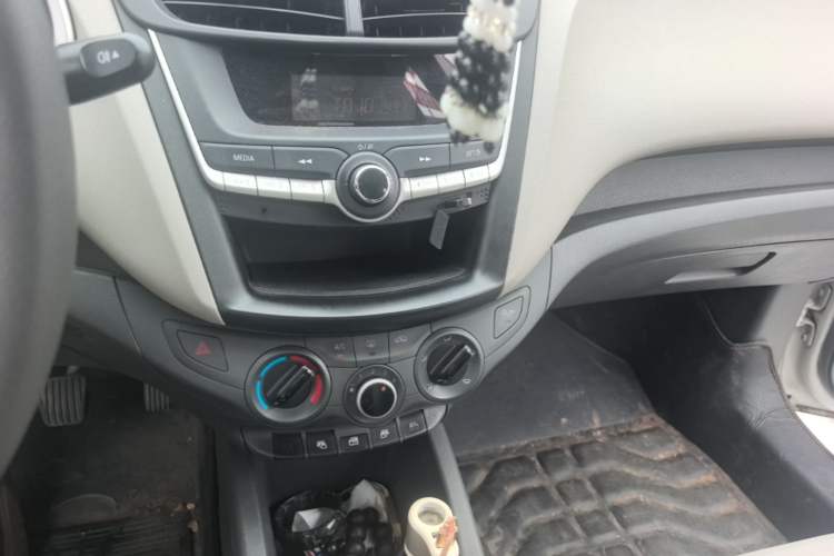 Used Chevrolet Sail 2015 Sail 3 1.5L Manual with Ideal Sunroof Edition Audio And AC Panel