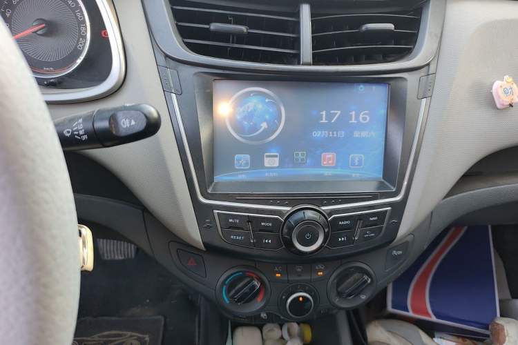 Used Chevrolet Sail 2015 Sail 3 1.3L AMT Ideal Edition Audio And AC Panel