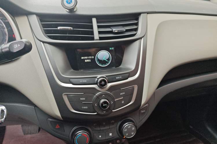 Used Chevrolet Sail 2015 Sail 3 1.5L AMT Happiness Sunroof Edition Audio And AC Panel