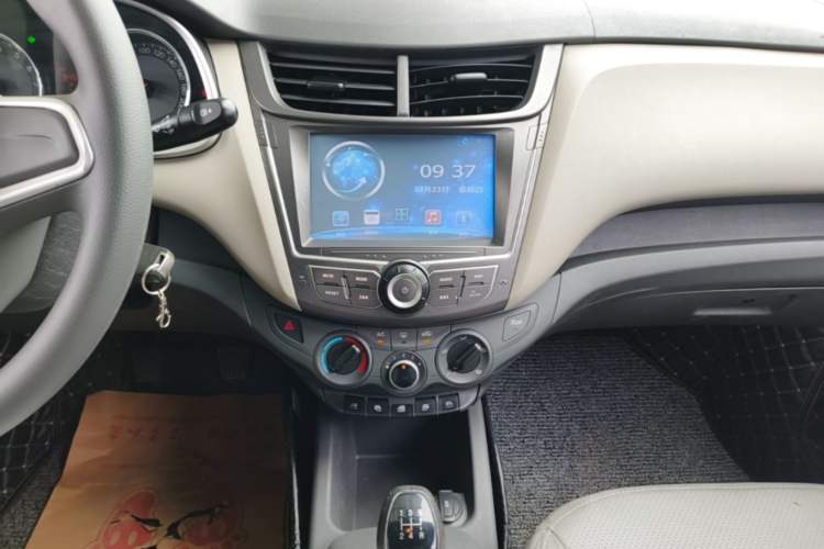 Used Chevrolet Sail 2015 Sail 3 1.5L Manual with Ideal Sunroof Edition Audio And AC Panel