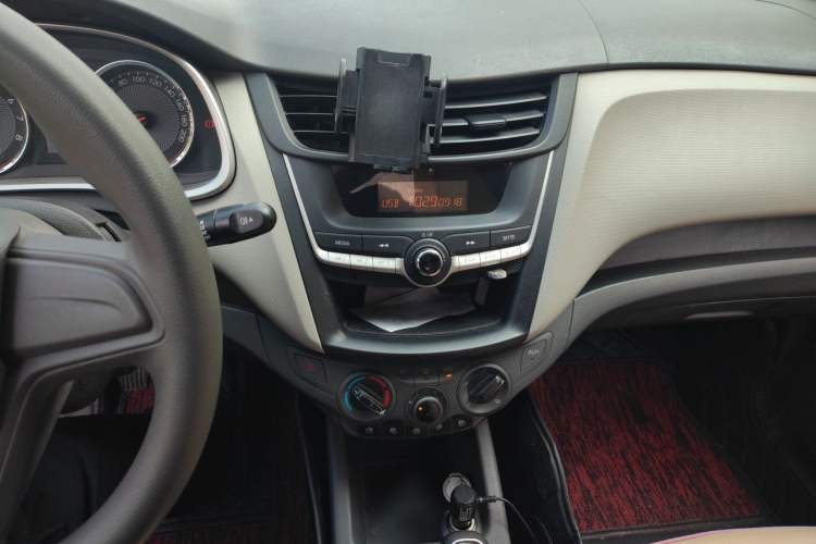 Used Chevrolet Sail 2015 Sail 3 1.3L Manual Ideal Edition Audio And AC Panel