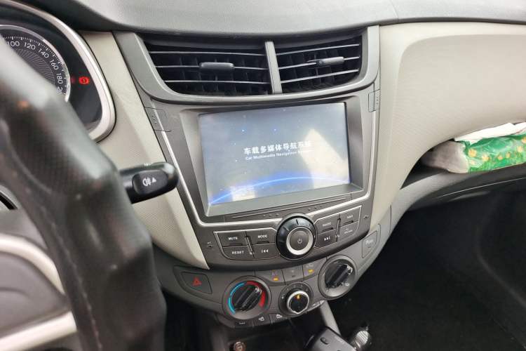 Used Chevrolet Sail 2015 Sail 3 1.5L Manual with Ideal Sunroof Edition Audio And AC Panel
