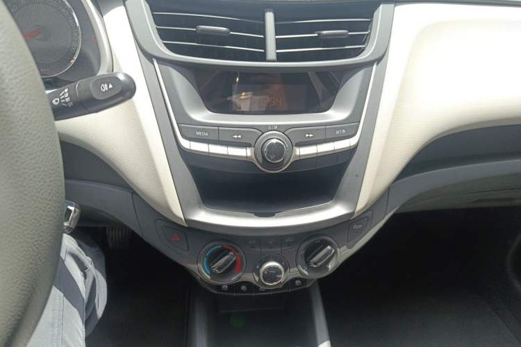 Used Chevrolet Sail 2015 Sail 3 1.3L Manual Ideal Edition Audio And AC Panel