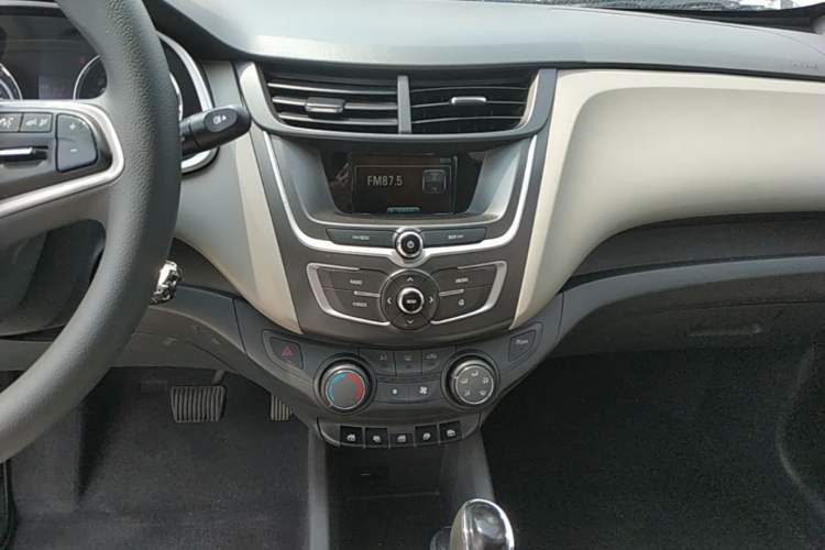Used Chevrolet Sail 2015 Sail 3 1.5L AMT Happiness Sunroof Edition Audio And AC Panel