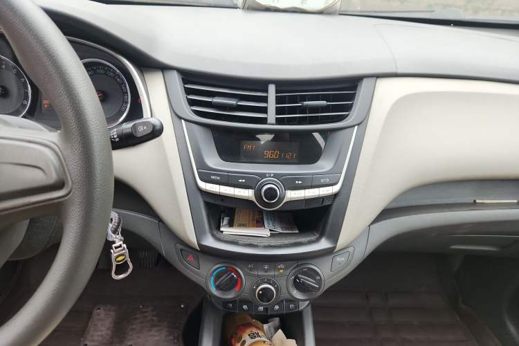 Used Chevrolet Sail 2015 Sail 3 1.3L Manual with Ideal Sunroof Edition Audio And AC Panel