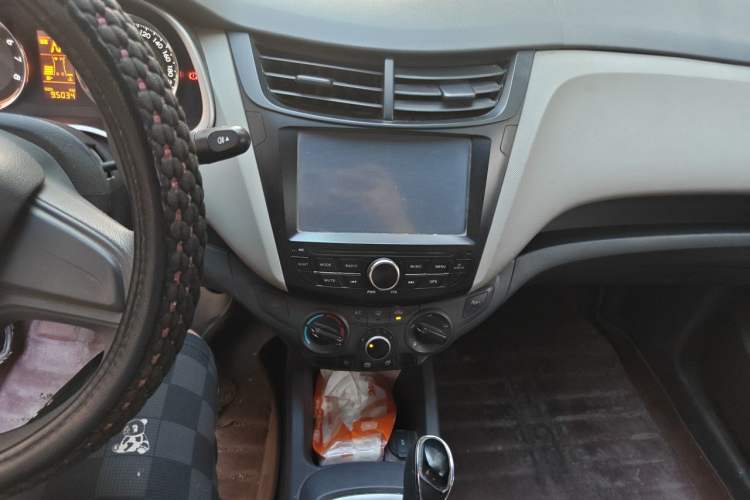 Used Chevrolet Sail 2015 Sail 3 1.3L AMT Ideal Edition Audio And AC Panel