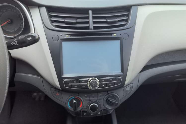 Used Chevrolet Sail 2015 Sail 3 1.3L AMT Ideal Edition Audio And AC Panel