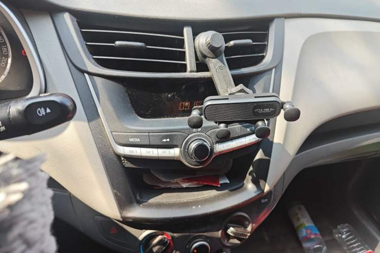 Used Chevrolet Sail 2015 Sail 3 1.3L AMT Ideal Edition Audio And AC Panel