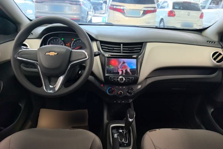 Used Chevrolet Sail 2015 Sail 3 1.3L AMT Ideal Edition Center Console