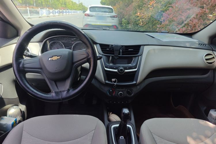 Used Chevrolet Sail 2015 Sail 3 1.3L Manual Ideal Edition Center Console