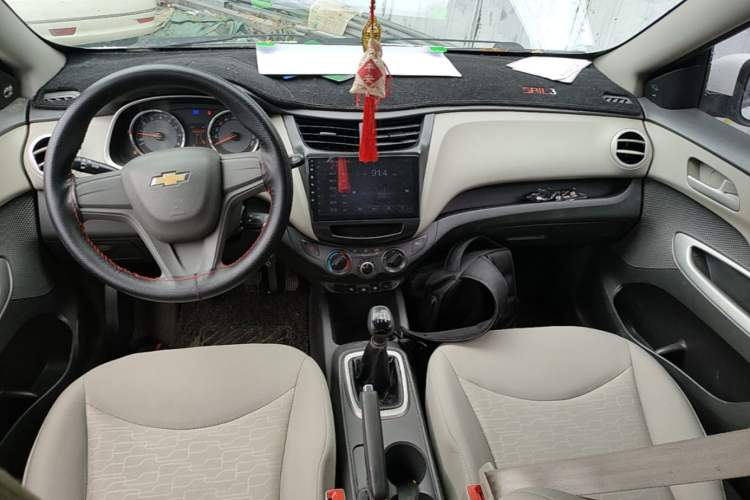 Used Chevrolet Sail 2015 Sail 3 1.3L Manual Ideal Edition Center Console