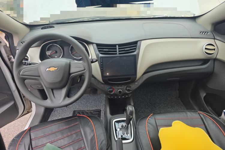 Used Chevrolet Sail 2015 Sail 3 1.3L AMT Ideal Edition Center Console