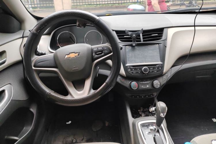 Used Chevrolet Sail 2015 Sail 3 1.5L AMT Happiness Sunroof Edition Center Console