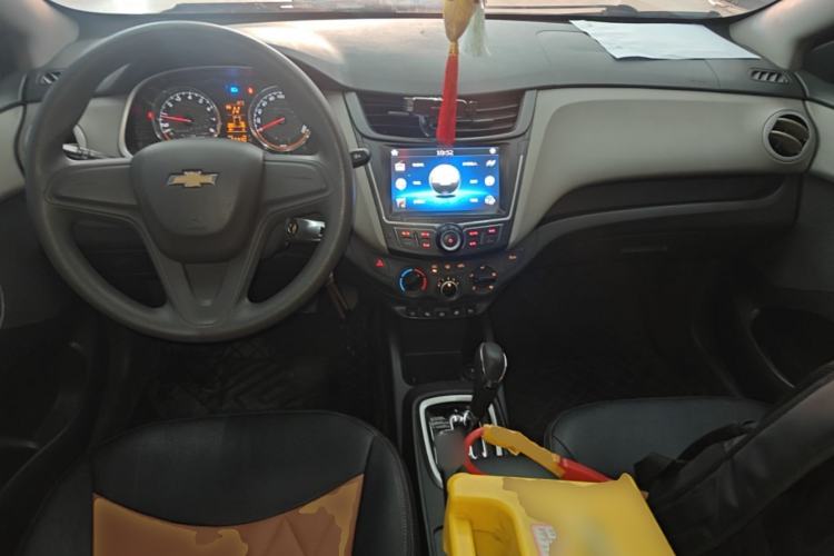 Used Chevrolet Sail 2015 Sail 3 1.3L AMT Ideal Edition Center Console