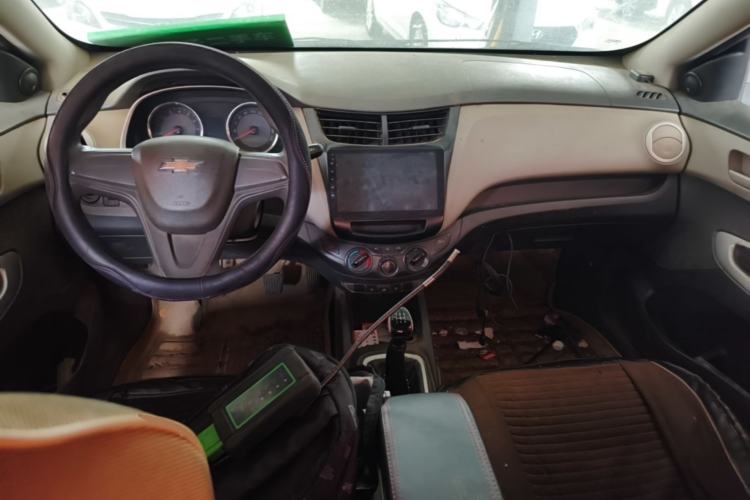 Used Chevrolet Sail 2015 Sail 3 1.3L Manual Ideal Edition Center Console