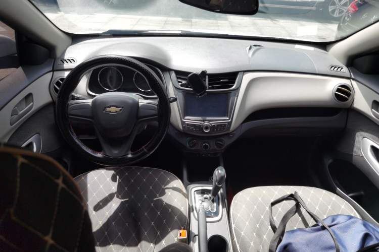 Used Chevrolet Sail 2015 Sail 3 1.3L AMT Ideal Edition Center Console
