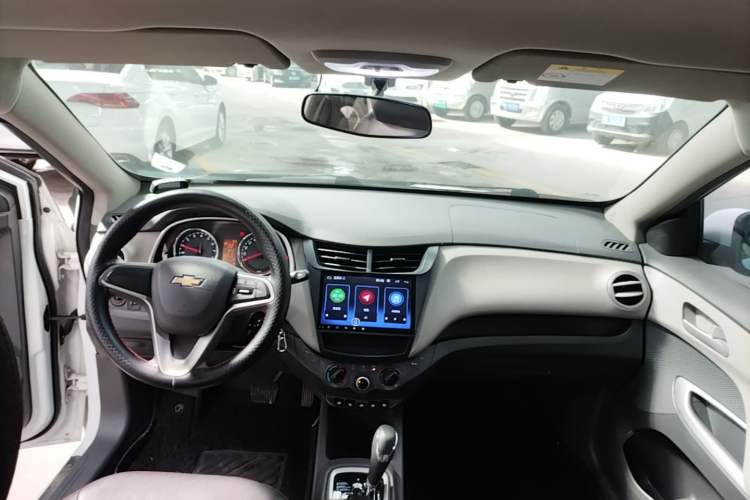 Used Chevrolet Sail 2015 Sail 3 1.3L AMT Ideal Edition Center Console