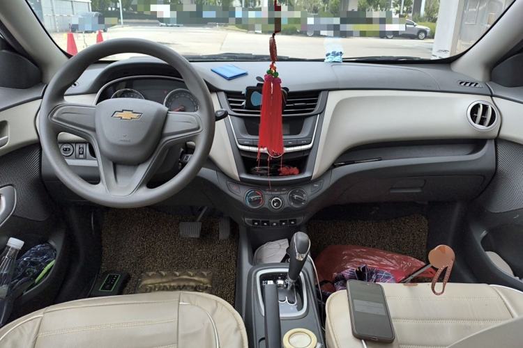 Used Chevrolet Sail 2015 Sail 3 1.3L AMT Ideal Edition Center Console