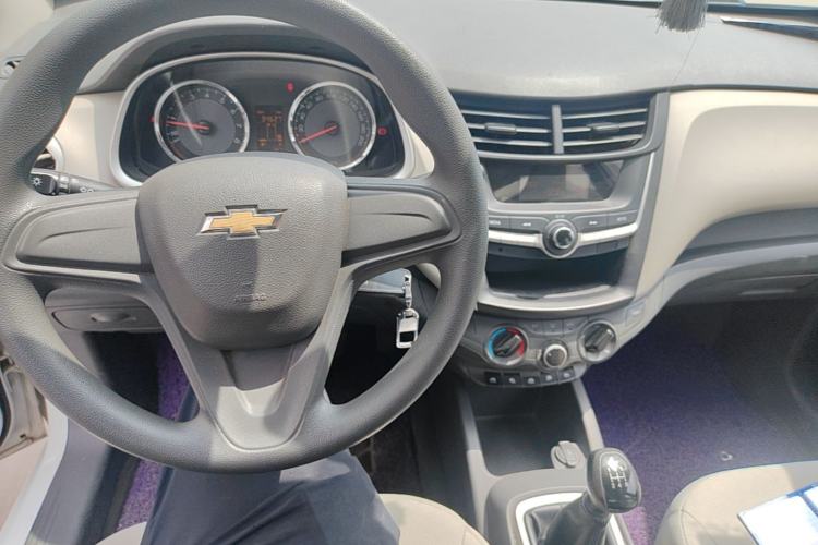 Used Chevrolet Sail 2015 Sail 3 1.3L Manual Ideal Edition Center Console